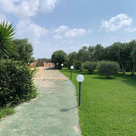 Villa Maveda, Un Dammuso Immerso Nel Verde Lampedusa Esterno foto