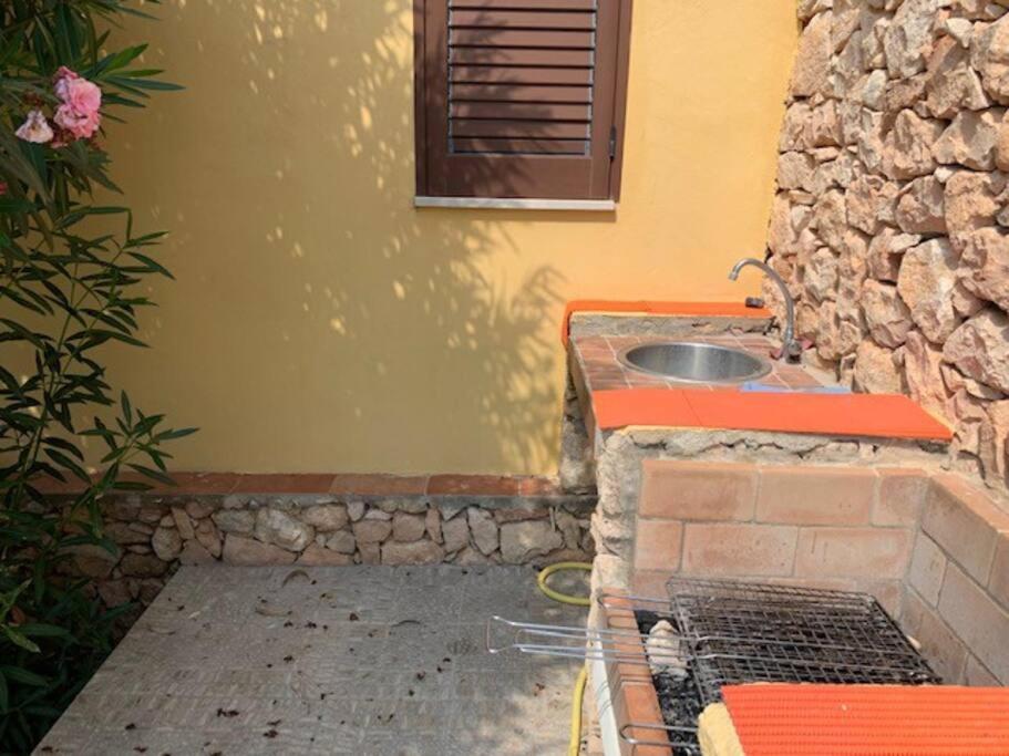Villa Maveda, Un Dammuso Immerso Nel Verde Lampedusa Esterno foto