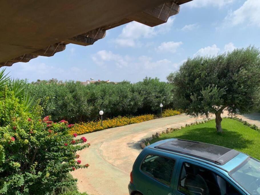 Villa Maveda, Un Dammuso Immerso Nel Verde Lampedusa Esterno foto